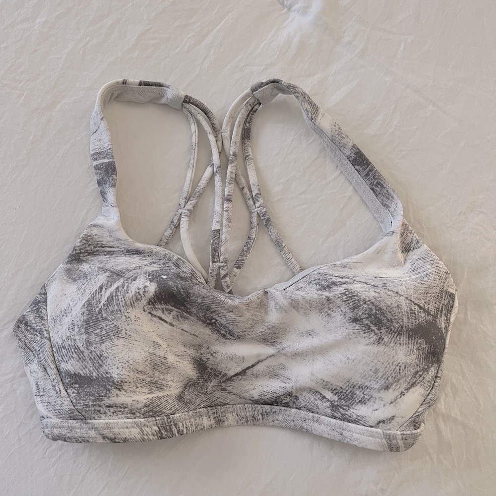 Lululemon sports bra